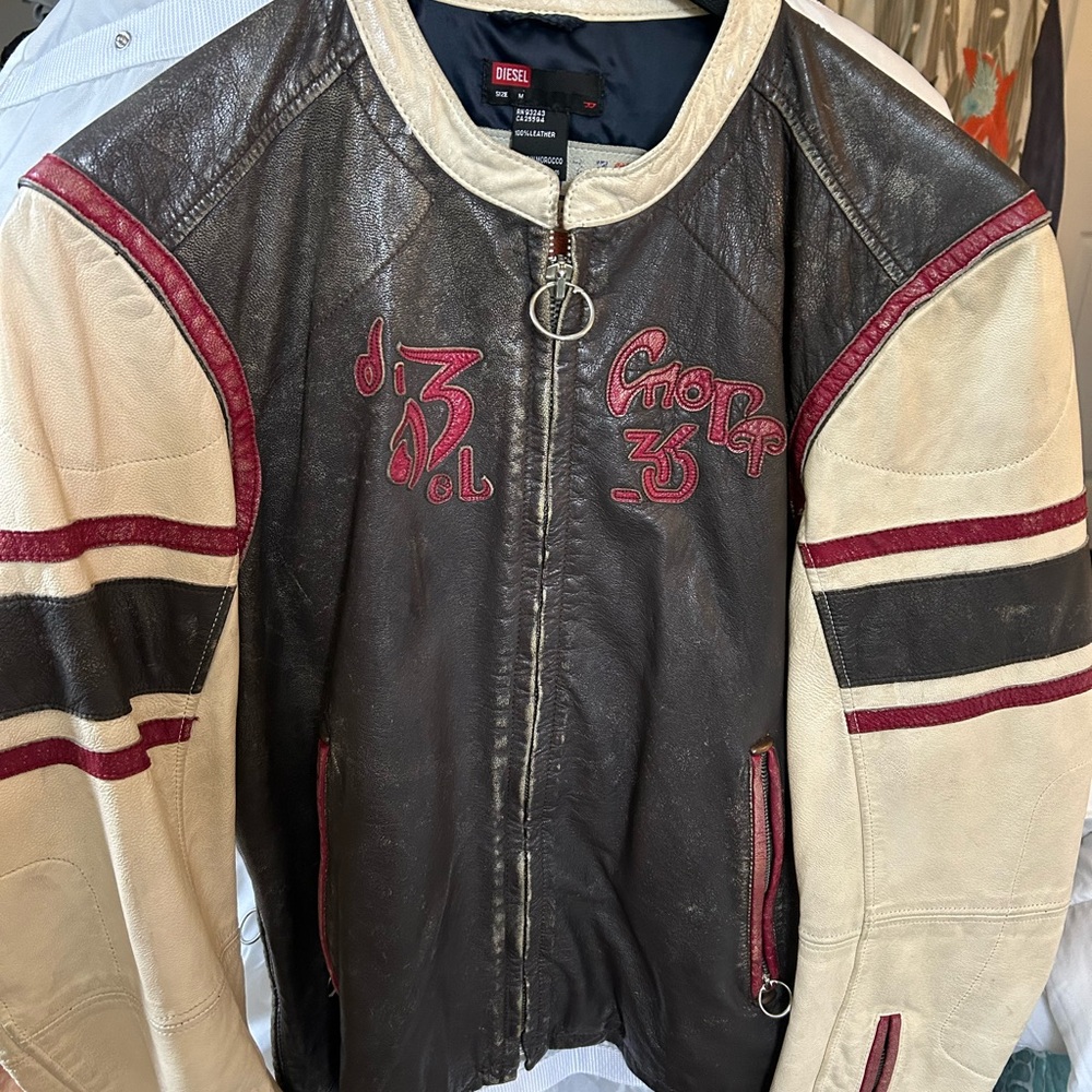 DIESEL men’s leather motorcycle racing jacket.